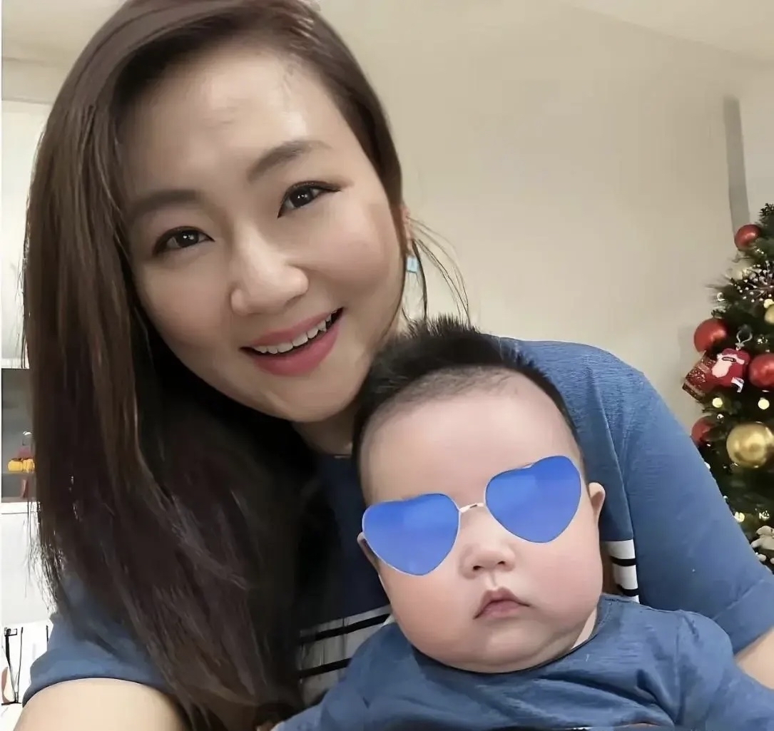selina跟selena的区别 selena和selina怎么读音发音 