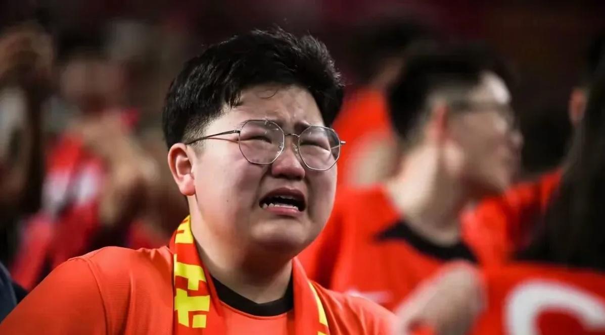 上港客场失利，球员心情低落疑心重重 